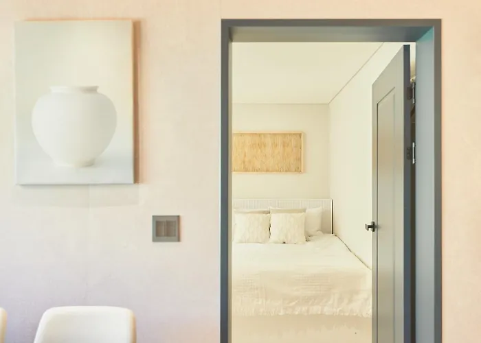 Couette-café Tomi House