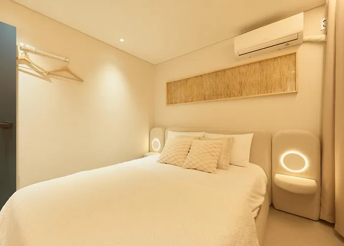 Couette-café Tomi House 4*