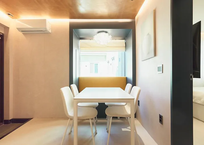 Tomi House Couette-café